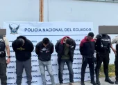 Cuatro personas, entre ellas Christian 'Diablito' Lara, exjugador de fútbol profesional, fueron aprehendidas en flagrancia tras un robo armado a un local.