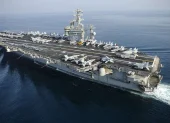 USS Nimitz es el buque líder de su clase y uno de los portaaviones más grandes del mundo.