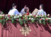 El papa León XIV dio la bendición 'Urbi et Orbi' (a la ciudad y al mundo, en español) en su primera Pascua como pontífice.