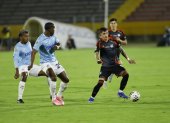 Católica y Emelec empatan 1-1 en el estadio Atahualpa.