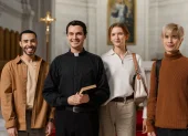 Más y más jóvenes se acercan intencionalmente a la búsqueda de Dios