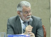 Enrique Pita es el vicepresidente del Consejo Nacional Electoral de Ecuador.