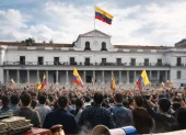 Escena simbólica de presión ciudadana y crisis institucional en Ecuador frente al Palacio de Carondelet.