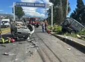 Siniestro vial en la Autopista General Rumiñahui, sector Armenia 1, deja tres personas heridas y congestión vehicular.