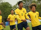Jugadores de la Selección de Ecuador Sub 17 festeja un gol en el Sudamericano.