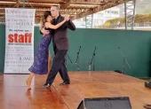 Como parte de la Fiesta del Vino Malbec, algo de tango que siempre va acompañado de un buen Malbec argentino.