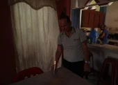 Los moradores de Ietel volvieron a las velas ante la falta de luz.