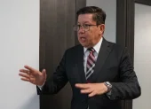 Rafael Oyarte es doctor en Jurisprudencia y Magíster en Derecho Público con mención en Derecho Constitucional. También es especialista Superior en Derecho Administrativo.