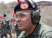 Padrino López regresa al gabinete venezolano en medio de acusaciones internacionales y crisis agrícola.