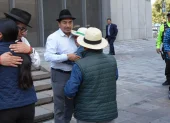 Leonidas Iza, presidente de la Ecuarunari, criticó los intentos de cancelación de partidos políticos en el CNE y culpó al Gobierno.