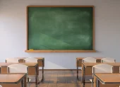 Estudiantes de la Costa regresan a clases en mayo con ingreso escalonado.