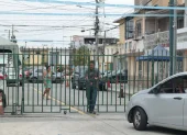 En vías peatonales donde se coloquen rejas habrá que instalar dos contenedores para desechos sólidos no peligrosos comunes y residuos sólidos no peligrosos de material recuperable, en caso de aprobarse la reforma a la ordenanza.