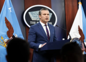 Pete Hegseth pronunció un discurso que fusionaba un versículo bíblico con un fragmento de la famosa película Pulp Fiction.