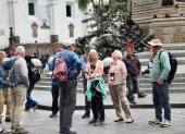 Visitantes recorren Centro Histórico reflejando una recuperación progresiva del sector turístico.