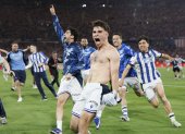 El centrocampista de la Real Sociedad Pablo Marín celebra el penalti que le dio la victoria al equipo donostiarra durante la final de la Copa del Rey ante Atlético de Madrid.