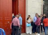 La espera, la ilusión y las dudas protagonizaron el primer día del proceso de regularización masiva de migrantes en España, el jueves 16 de abril.