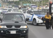 Un sicariato ocurrido la mañana de este lunes en el Puente de la Unidad Nacional causó congestión vehicular en ambos sentidos.