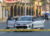 En este automóvil se movilizaba el empleado de uno de los puertos de Guayaquil, que fue atacado en la avenida 25 de Julio.