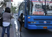 El transporte urbano pide compensación ante alza del diésel.