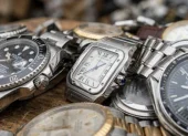 Relojes falsos fueron decomisados por la Aduana en Guayaquil.