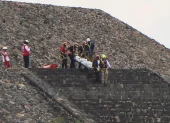 Rescatistas atendieron la emergencia en las pirámides tras el ataque.