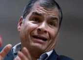 El expresidente y líder de la Revolución Ciudadana arremetió contra la prefecta Marcela Aguiñaga
