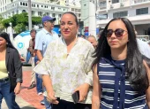Blanca López acompañó a Gabriela Rivadeneira en el pronunciamiento tras la elección del nuevo viceprefecto del Guayas.
