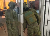 Fuerte presencia de Fiscalía, Policía y Fuerzas Armadas durante el allanamiento al GAD de Macará, en la provincia de Loja.