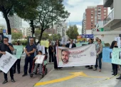 Familiares de Luis Alarcón han realizado varis plantones en Quito para exigir justicia por le caso.