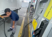 El diésel prémium representa el 51 % del consumo de combustibles en el sector automotor.