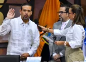 La prefecta Marcela Aguiñaga tomó juramento a Carlos Encalada, como viceprefecto de Guayas, tras la renuncia de Carlos Serrano.