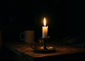 En varias zonas de Guayaquil se registraron imprevistos cortes de energía eléctrica la noche del miércoles 23 de abril.