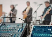 Este fin de semana la agenda ofrece música en vivo, peleas de la UFC y cine al aire libre.