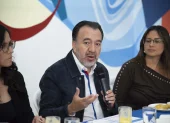Pabel Muñoz durante un conversatorio con medios de comunicación este 23 de abril de 2026.