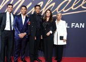 Jafaar Jackson junto a sus hermanos, mamá Alejandra Jackson y su abuela.