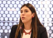 Valentina Centeno es la jefa del bloque de ADN, que señaló que el proyecto que busca sancionar la opinión es del correísmo. Pero los noboístas también tienen un planteamiento y ocultan al proponente.