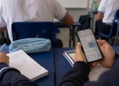El uso de celulares en las aulas de clase está regulado en el nuevo acuerdo del Ministerio de Educación.