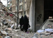 Beirut continúa retirando escombros de edificios destruidos cuando se cumple una semana de los bombardeos simultáneos israelíes que golpearon todo Líbano.