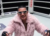 Con indumentaria afelpada y gafas celebró la victoria el ecuatoriano Martín Parra en One Championship.