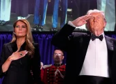 Donald Trump y Melania fueron evacuados tras disparos en el Hotel Washington Hilton.