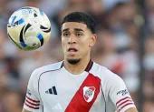 Kendry Páez jugando para River Plate.