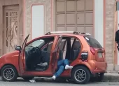 El jugador fue hallado en el interior del vehículo aparentemente escopolaminado.