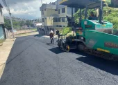 Referencial. Trabajos de rehabilitación vial avanzan en La Floresta con intervención en calles clave de Quito.