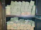 El dinero hallado en marzo del 2026 en un inmueble en Quito.