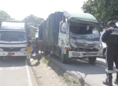 Un accidente múltiple en la vía a la costa provocó largas filas de vehículos en sentido Guayaquil–Chongón este 28 de abril.