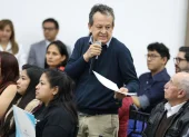 Gustavo Vallejo, dirigente del Partido Socialista Ecuatoriano (PSE), alerta de un plan para asfixiar la democracia y el sistema de partidos en Ecuador.