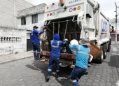 El Municipio de Quito confirmó que la recolección de basura continuará con normalidad durante el toque de queda.