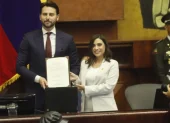 El presidente de la Asamblea, Niels Olsen, posesionó a Mercedes Caicedo.