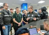 El gobierno y la Fiscalía recurren allanamientos mediatizados y su uso como herramienta política