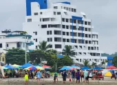 Hoteles, restaurantes y agencias de viaje aplicarán IVA reducido al 8% por cuatro días en Ecuador.